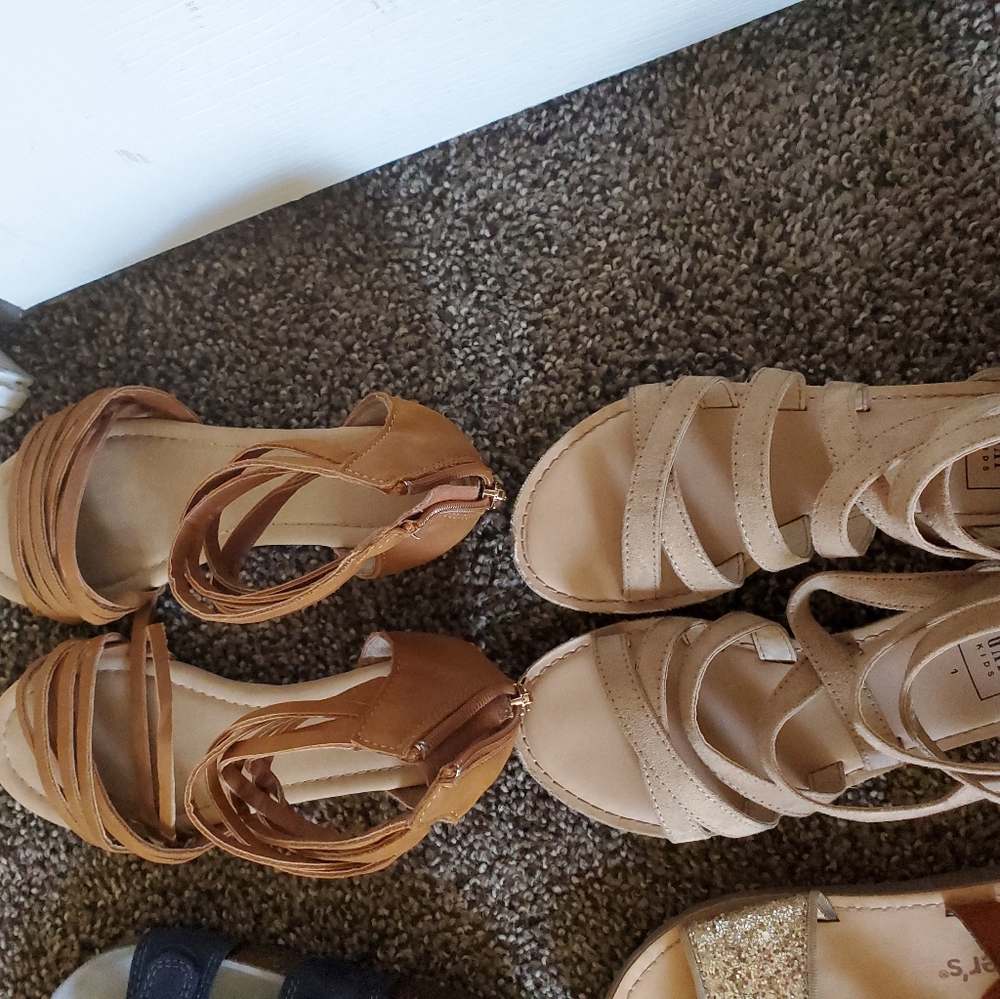 Girls sandals